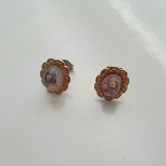 Captured Flower Earrings - Picture 4 of 6